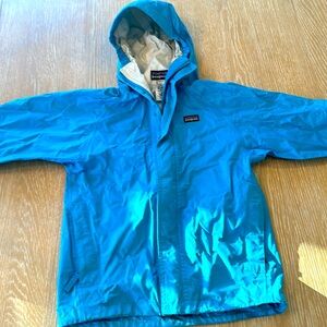 Kids Patagonia raincoat, blue, size 8